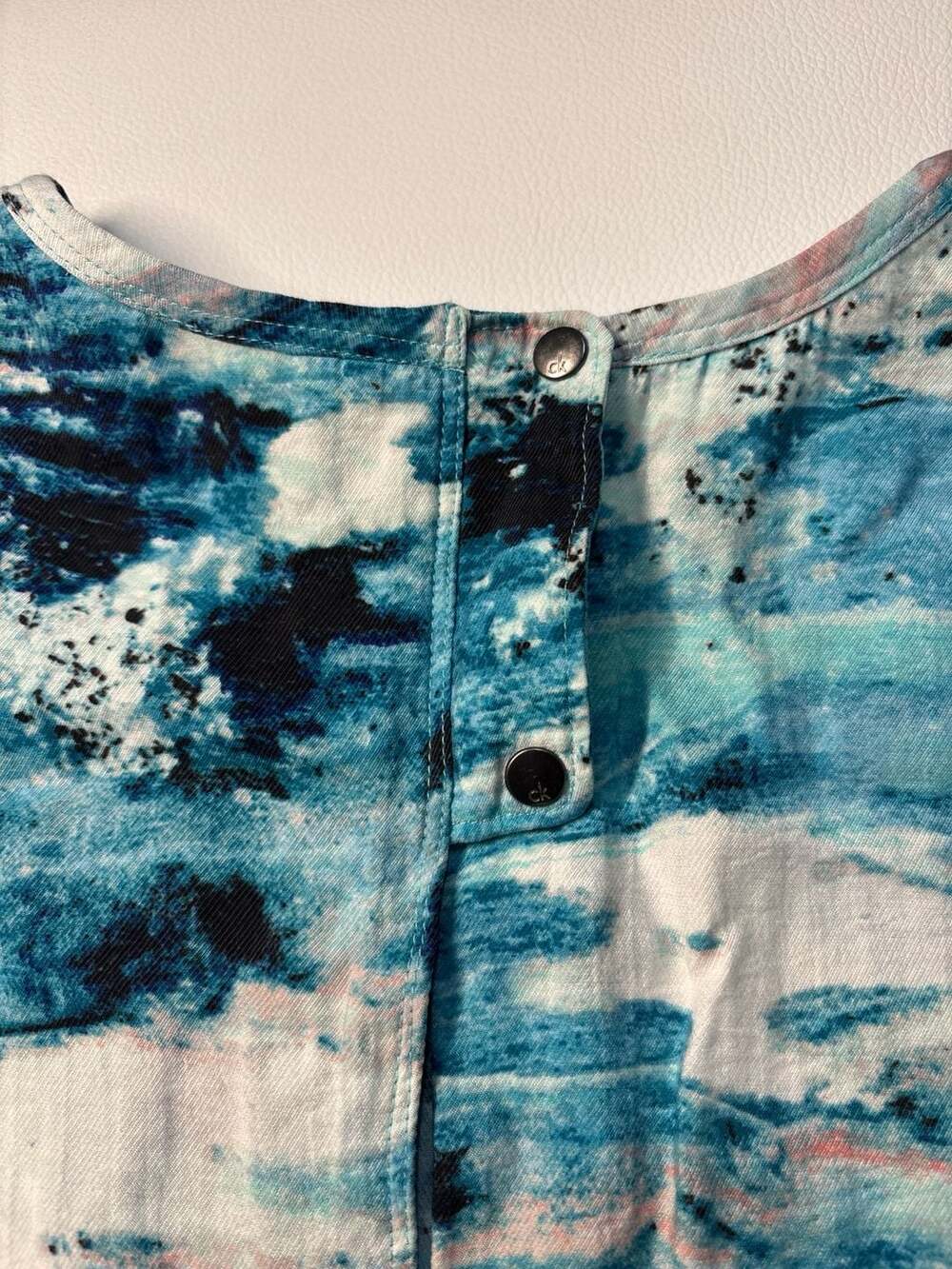 Calvin Klein Jeans Sleeveless Watercolor Ripple Print Drawstring Waist Dress - Picture 10 of 11